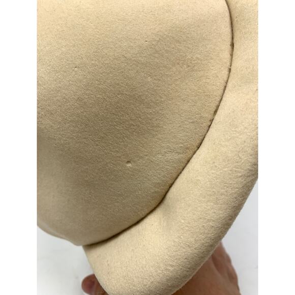Vintage Ivory Felt Hat Faux Berry Leaf Trim Womens Mid Century Cocktail - Picture 6 of 8